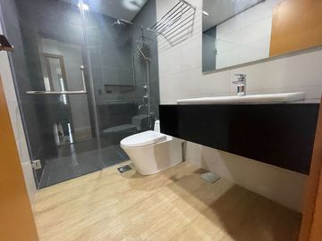 For Rent: 3BR with 2 Parking at The Seasons Residences for 260K/mo!