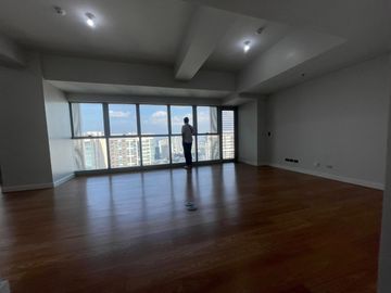 For Rent: 3BR with 2 Parking at The Seasons Residences for 260K/mo!
