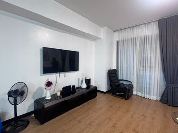 For Rent: 1BR Unit in One Serendra East Tower BGC for 95k per mos!
