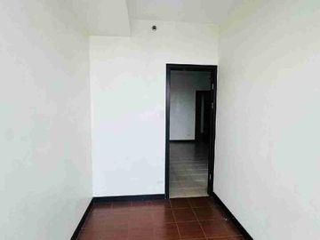 For Sale 2bedroom 38sqm San Lorenzo Place direct access to mrt 3 Maggalanes station near moa makati cbd naia