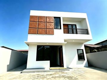 Rumah 2 Lantai New 450 Juta Siap Huni - Akses Gerbang Tol Cisalak Depok