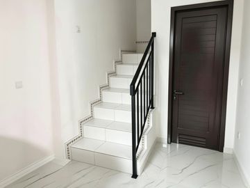 Rumah 2 Lantai New 450 Juta Siap Huni - Akses Gerbang Tol Cisalak Depok
