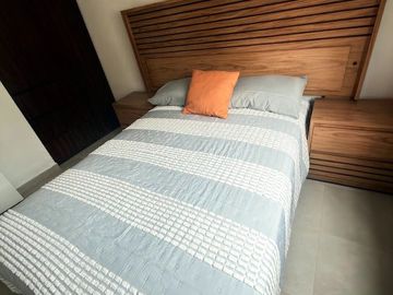 RENTA DE CASA AMUEBLADA EN VIÑEDOS 2 SALIDA LEON SILAO