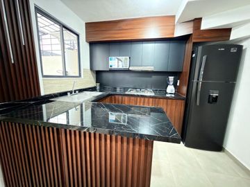 RENTA DE CASA AMUEBLADA EN VIÑEDOS 2 SALIDA LEON SILAO