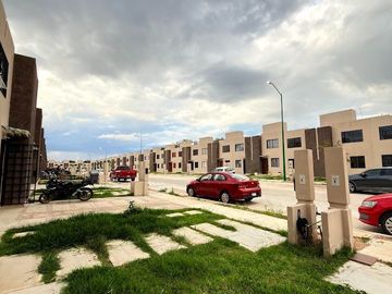 RENTA DE CASA AMUEBLADA EN VIÑEDOS 2 SALIDA LEON SILAO