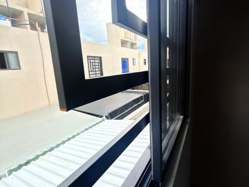 RENTA DE CASA AMUEBLADA EN VIÑEDOS 2 SALIDA LEON SILAO