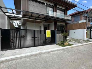 For Sale : Brand new Modern House in BF Homes Bayanihan Village