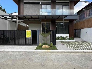 For Sale : Brand new Modern House in BF Homes Bayanihan Village