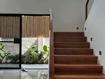 For Sale : Brand new Modern House in BF Homes Bayanihan Village