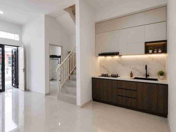 DIJUAL CEPAT RUMAH 2.5 LANTAI J CITY MEDAN JOHOR PROMO DISC 50 JT