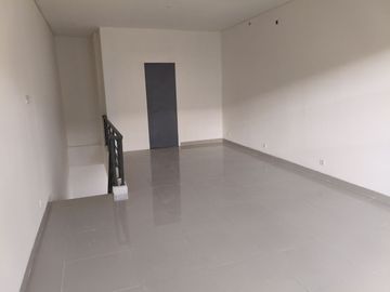 RUKO 2 LANTAI  MEDISON GRANDE GADING SERPONG LOKASI STRATEGIS COCOK UNTUK USAHA CAFE RESTO STUDIO KANTOR PARKIR LUAS AREA KOMERSIL
