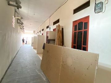 Murah !! DIJUAL KONTRAKAN 10 PINTU DI KEBON BAWANG 2 LANTAI KM DALAM BANGUNAN KOKOH DAN BAGUS