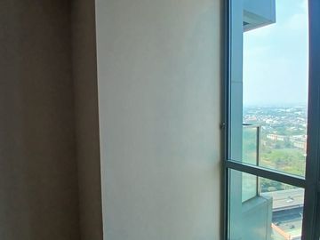 Disewakan Apartemen Holland Village, 3 BR, Kosongan, Cempaka Putih