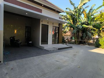 DI JUAL RUMAH BARU SIAP HUNI BARAT PASAR CEBONGAN