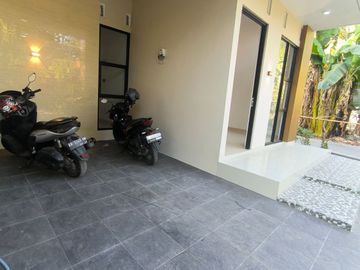 DI JUAL RUMAH BARU SIAP HUNI BARAT PASAR CEBONGAN