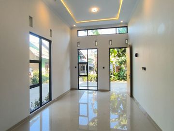 DI JUAL RUMAH BARU SIAP HUNI BARAT PASAR CEBONGAN