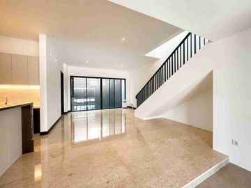 RUMAH MEWAH BRAND NEW DUA LANTAI MARMER SIAP HUNI