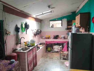 DIJUAL – Rumah Lahan Luas 323 m² Dekat Stasiun Bekasi 🏠🚆✨