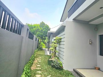Dijual Rumah Besar 2 Lantai Ada Swimming Pool Lokasi Strategis Dekat Stasiun Pondok Ranji di Jaksel Lr 19021