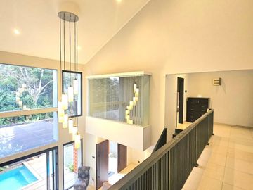 Dijual Rumah Besar 2 Lantai Ada Swimming Pool Lokasi Strategis Dekat Stasiun Pondok Ranji di Jaksel Lr 19021