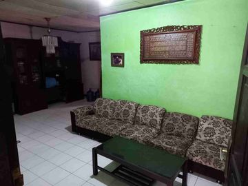Rumah tua, lokasi super strategis