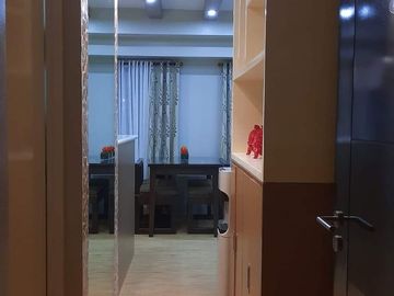 1BR Spacious with Balcony Rare Special Cut for Rent in Alabang