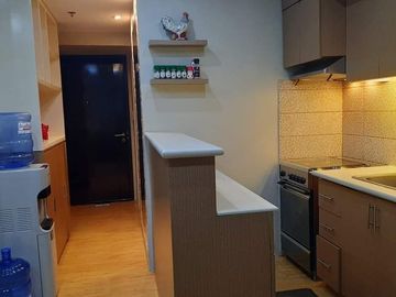 1BR Spacious with Balcony Rare Special Cut for Rent in Alabang