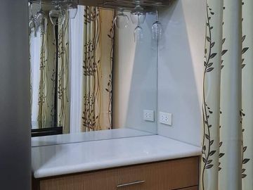 1BR Spacious with Balcony Rare Special Cut for Rent in Alabang