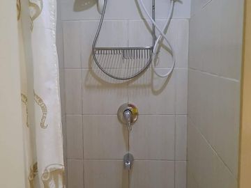 1BR Spacious with Balcony Rare Special Cut for Rent in Alabang