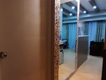 1BR Spacious with Balcony Rare Special Cut for Rent in Alabang