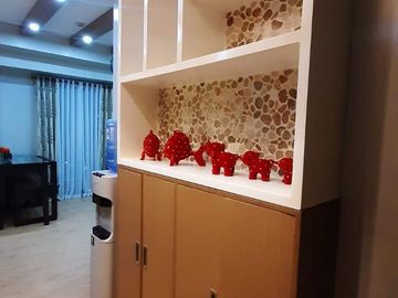 1BR Spacious with Balcony Rare Special Cut for Rent in Alabang
