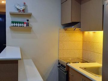 1BR Spacious with Balcony Rare Special Cut for Rent in Alabang