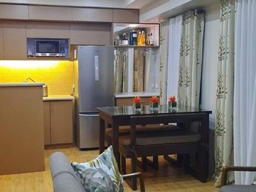 1BR Spacious with Balcony Rare Special Cut for Rent in Alabang