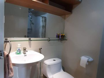 1BR Spacious with Balcony Rare Special Cut for Rent in Alabang