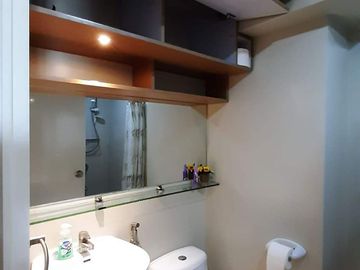 1BR Spacious with Balcony Rare Special Cut for Rent in Alabang