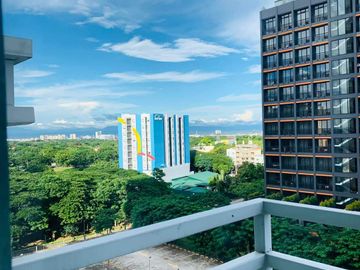 1BR Spacious with Balcony Rare Special Cut for Rent in Alabang