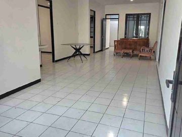 Disewakan Rumah Sektor 7 Pinggir Jalan Gading Serpong