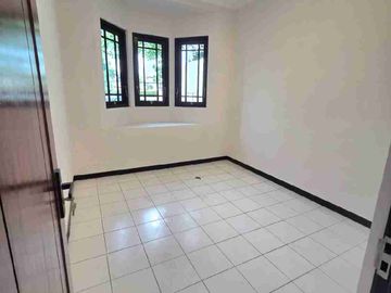 Disewakan Rumah Sektor 7 Pinggir Jalan Gading Serpong