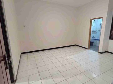 Disewakan Rumah Sektor 7 Pinggir Jalan Gading Serpong