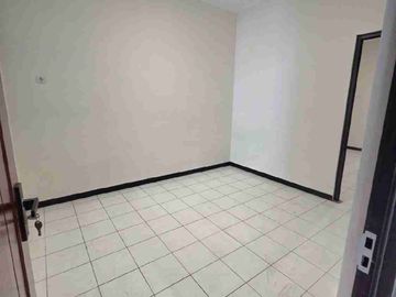 Disewakan Rumah Sektor 7 Pinggir Jalan Gading Serpong