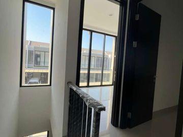 Dijual Rumah Cluster California PIK2, Uk. 4,5x10, 2 Lantai, Harga : Rp 1,5 M Nego
