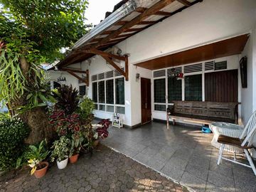 Rumah Di Area Komersial Haji Nawi Gandaria Selatan