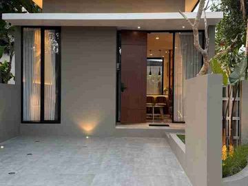 RUMAH BARU FULL FURNISHED DI DEKAT EXIT TOL SEYEGAN SLEMAN YOGYAKARTA