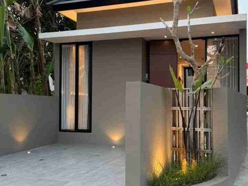 RUMAH BARU FULL FURNISHED DI DEKAT EXIT TOL SEYEGAN SLEMAN YOGYAKARTA
