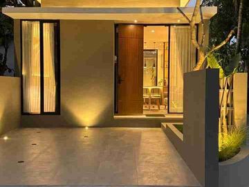 RUMAH BARU FULL FURNISHED DI DEKAT EXIT TOL SEYEGAN SLEMAN YOGYAKARTA