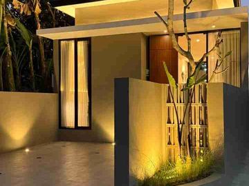 RUMAH BARU FULL FURNISHED DI DEKAT EXIT TOL SEYEGAN SLEMAN YOGYAKARTA