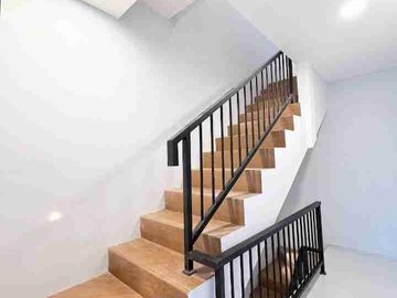 Di Jual Rumah Siap Huni Semi Furnished di Meruya Jakarta Barat