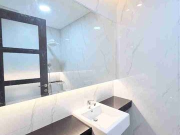 Di Jual Rumah Siap Huni Semi Furnished di Meruya Jakarta Barat
