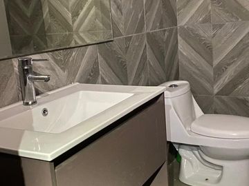 Se vende casa en Villa los Jardines, Ñuñoa, 3 dormitorios 1 baño, estacionamiento $ 169.000.000