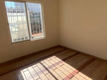 Se vende casa en Villa los Jardines, Ñuñoa, 3 dormitorios 1 baño, estacionamiento $ 169.000.000